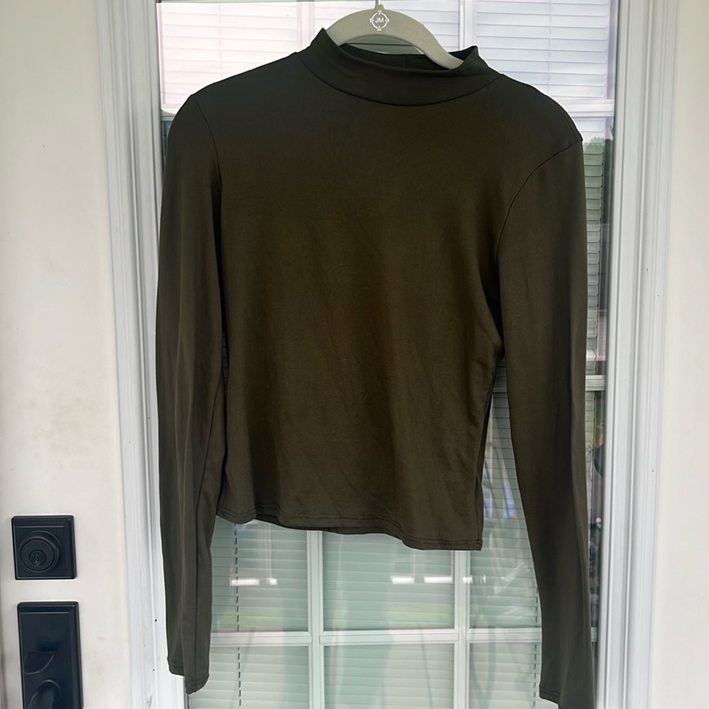 Bret & Bri Long Sleeve Green Top Medium